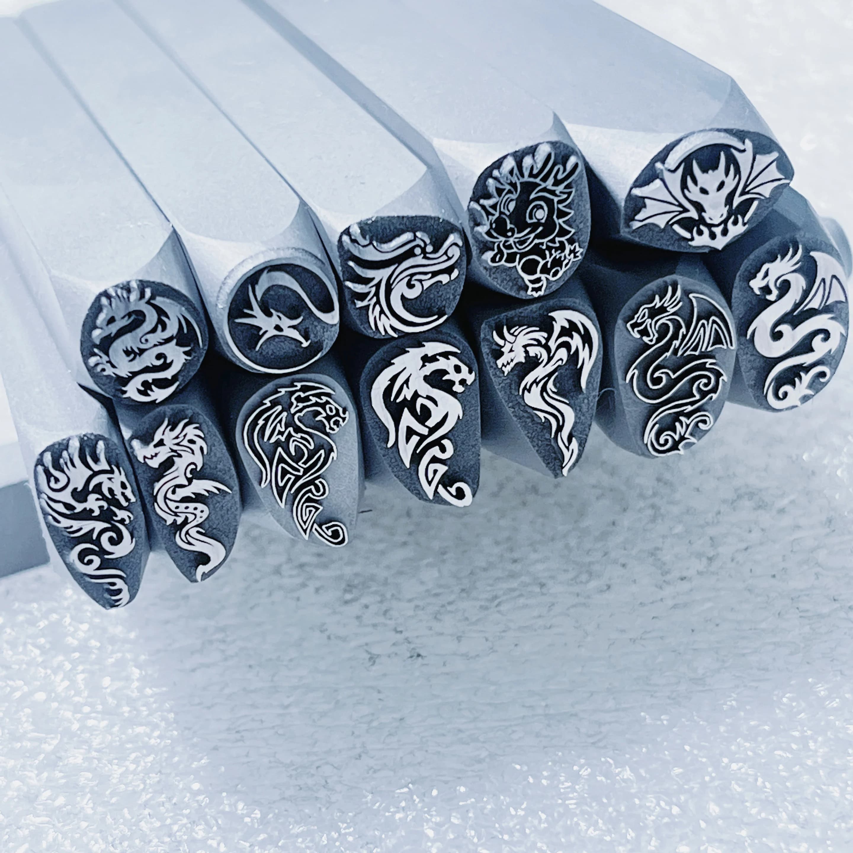Dragon Design Metal Stamping Kit Jewelry Punching Tool Silver Leather Gold Logo Custom Steel Stamps Clay Puncher Emboss Pressing