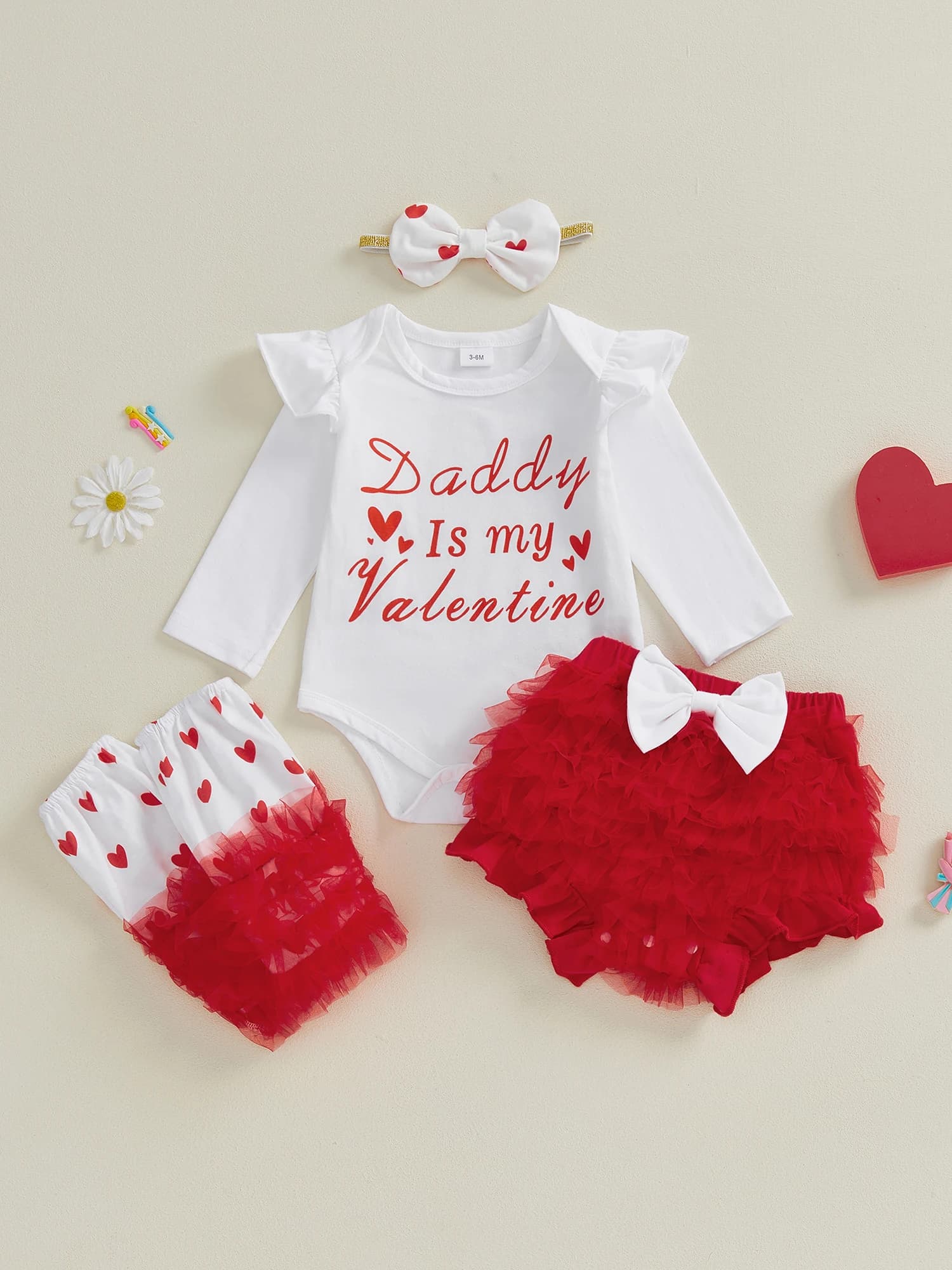 Set completo per neonata di San Valentino con pagliaccetto a maniche lunghe, pantaloncini in PP, fascia per capelli e scaldamuscoli - Design con stampa di lettere