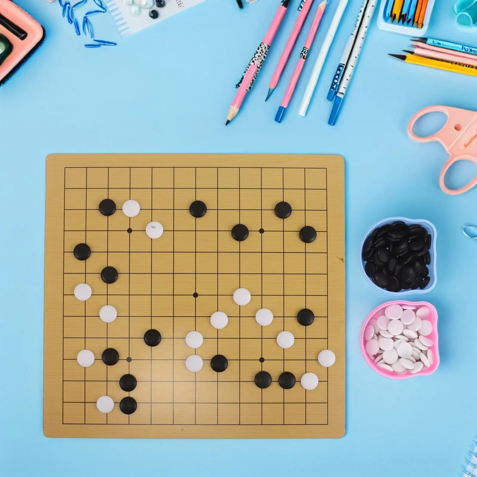 Set da Gioco Go per Bambini, Doppio Lato 9x9 13x13, Scacchiera con Orso Cartoon, Kit Strategico Portatile e Leggero da Viaggio per Principianti