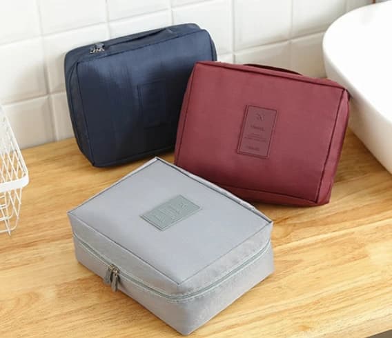 Borsa portaoggetti portatile per cucito Custodia divisoria in rete Custodia per strumenti per maglieria in filato Custodie per organizer Borsa per il lavaggio da viaggio per abbigliamento fai da te
