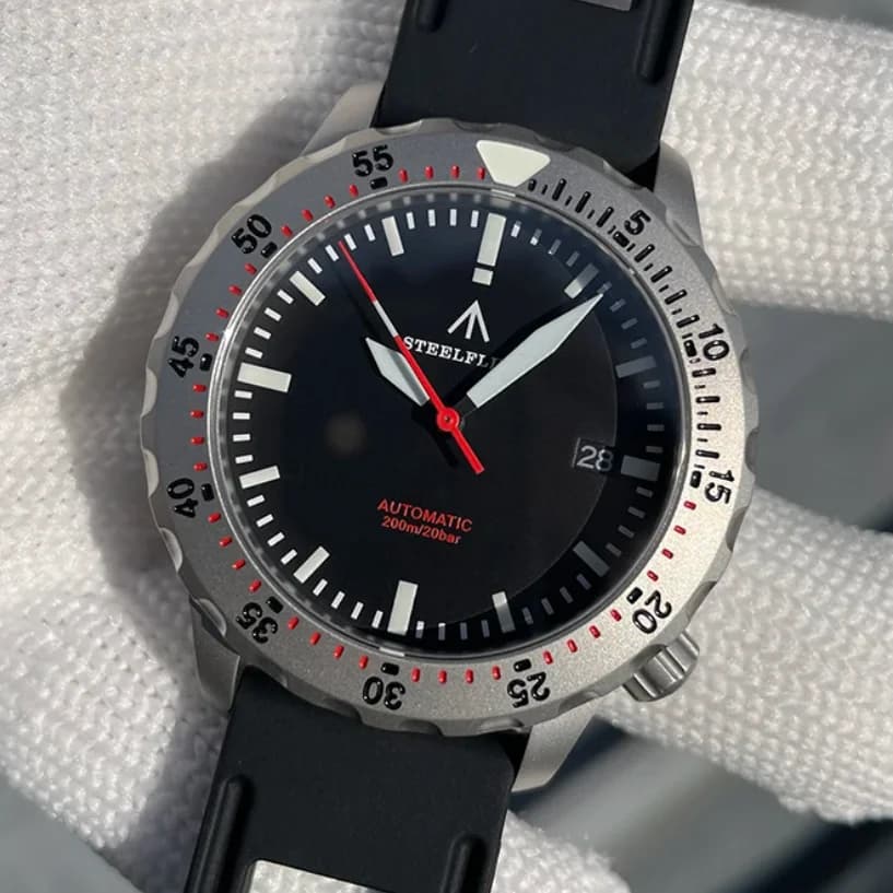 STEELDIVE Orologio automatico da uomo Militare 44mm Orologio da polso meccanico Subacqueo 200m Impermeabile BGW-9 Specchio in zaffiro luminoso NH35