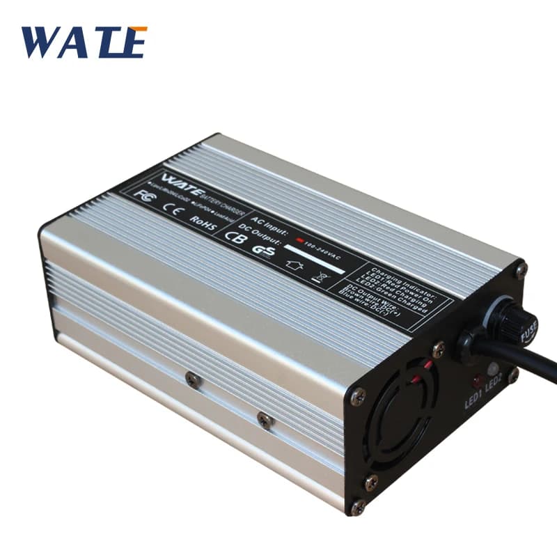 Caricabatteria al litio 84V 3A per batteria Lipo agli ioni di litio 72V 74V 20S custodia in alluminio con ventola