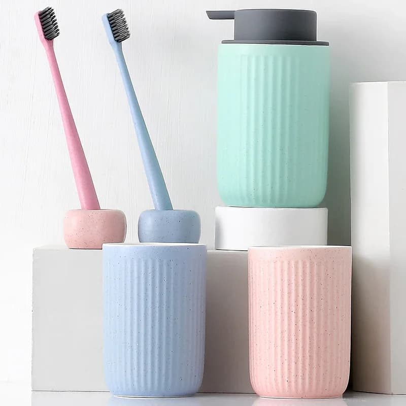 Set da 5 pezzi Set di accessori da bagno in ceramica smerigliata Set dispenser di sapone/portaspazzolino/tazza collutorio/portasapone prodotti da bagno