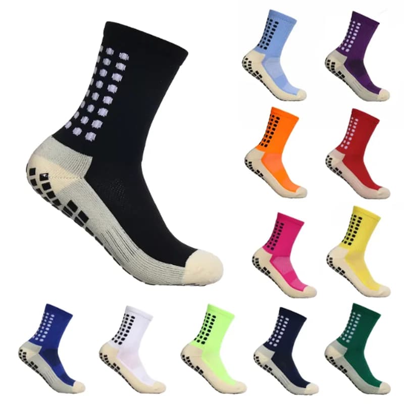1 pair of non-slip socks with sponge bottom for men and women, football socks