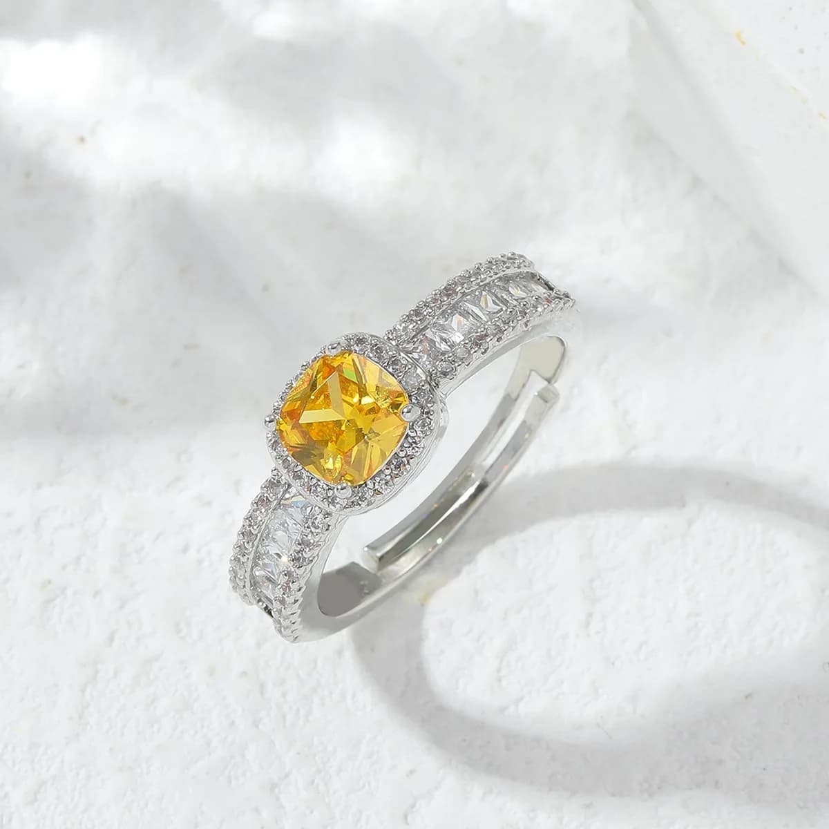 Anello regolabile da donna con zirconi, stile europeo e americano, di lusso leggero, semplice e versatile, di alta gamma, all'ingrosso