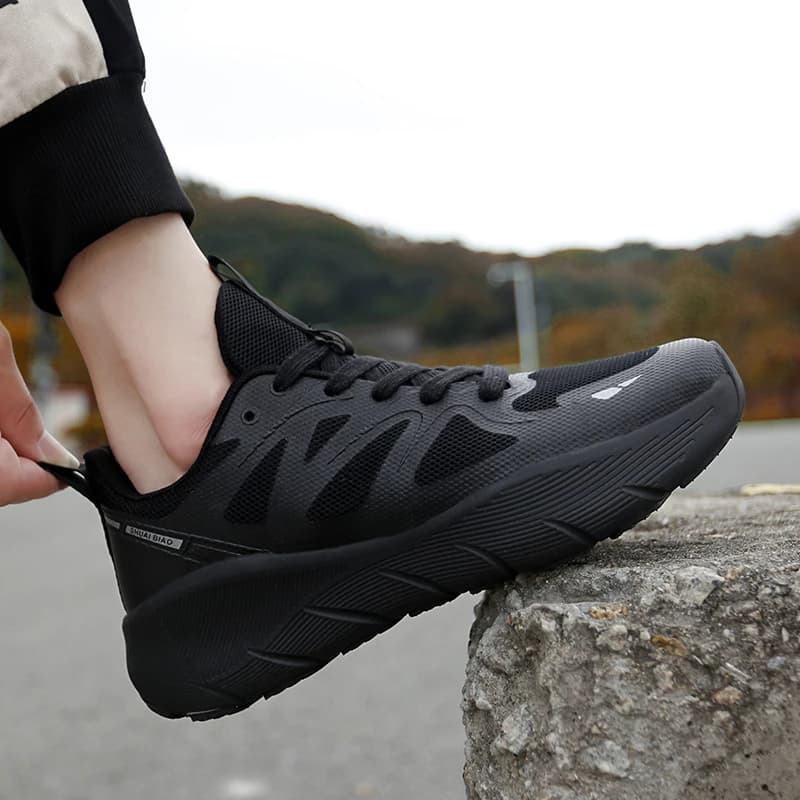Spring and autumn racing shoes torque Sports shoes anti-slip with soft and breathable sole, light and fashionable