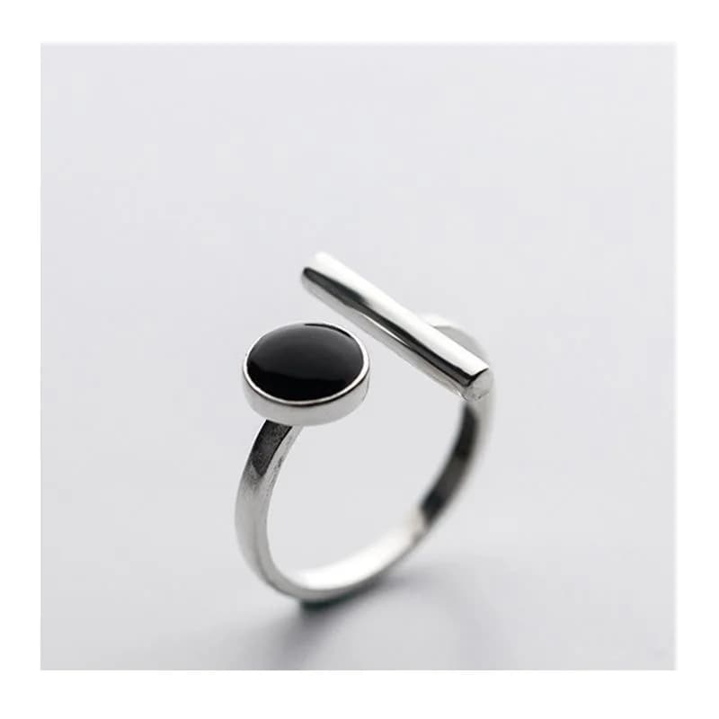 Anello in resina epossidica nero rotondo da donna, alla moda, personalizzato, stile minimalista e moderno, anello nero.
