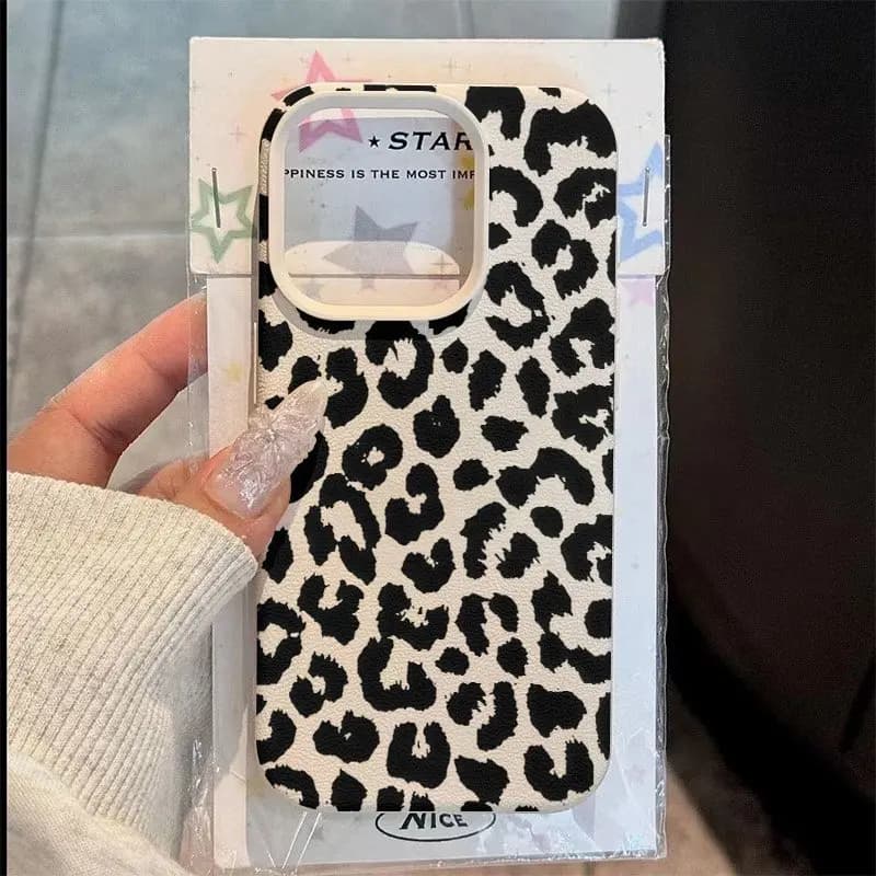 Fashionable phone case with black leopard print for iPhone 17 16 15 14 13 12 11 Pro Max Silicone Cover for iPhone XS X XR 7 16 Plus Fundas
