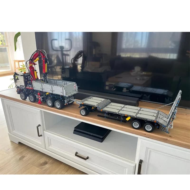 MOC-177234 Modello di blocchi di costruzione per camion con rimorchio a base piatta per trasporto merci • 892 PartsMOC Regali creativi per giocattoli di compleanno per bambini