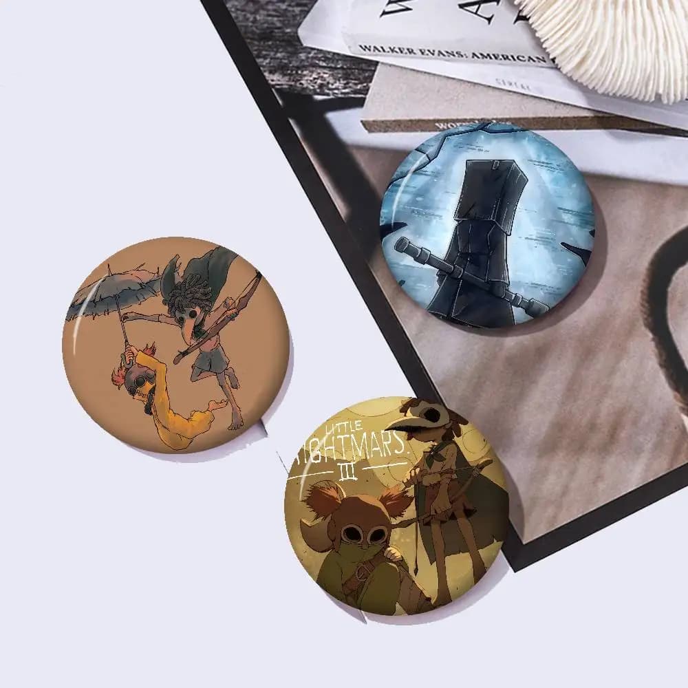 Spilla Anime Game Little Nightmares, Distintivo Cartone Animato Carino, Pin da Risvolto per Giacca e Jeans, Accessorio Regalo