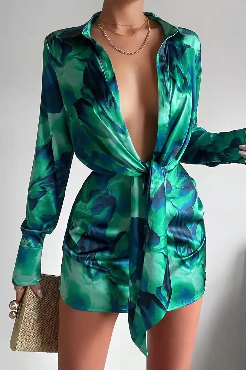 Abito estivo alla moda da donna con colletto stampato, cintura in vita alta, maniche lunghe, lunghezza corta, stile street.