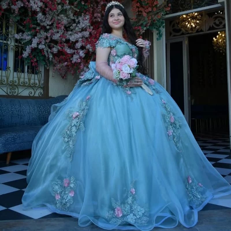 Abiti Quinceanera blu lucidi con spalle scoperte Applique Fiore che borda Fiocco di cristallo Corsetto in tulle Festa di compleanno Dolce 16 Dres
