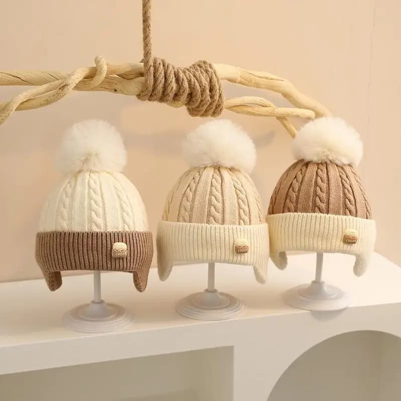 Children's cap with color blocks, warm winter hat and often knitted for children, warm winter headdress for boys, hat with ear protection circumcised by the eyes
