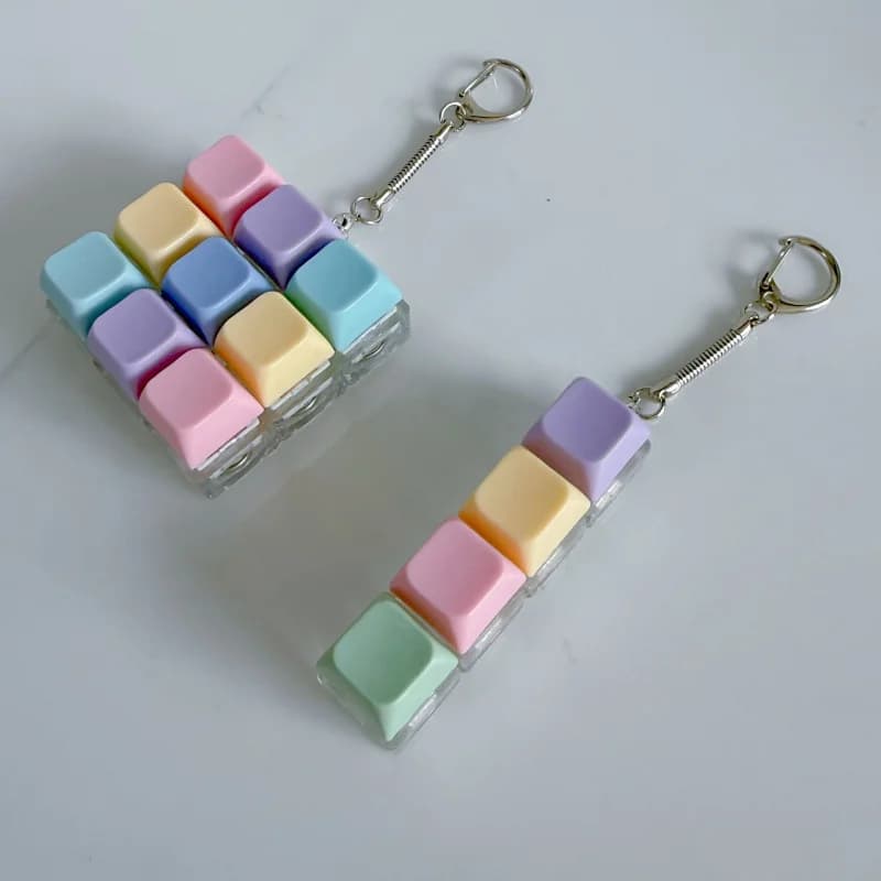 2026 HOT Decompression Keyboard Key Toy, 4/9 Buttons Finger Pinch Game, Anti Stress Relief Fidget Keychain, Portable Office Desk