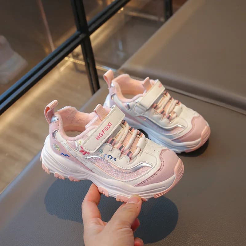 Scarpe da corsa per ragazze Scarpe da ginnastica per bambini dolci lucide Gancio e anello Fondo morbido 2026 Scarpe sportive per bambini nuove di zecca Moda Tendenza versatile