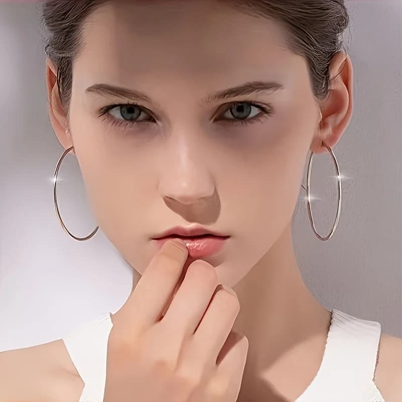 A pair of elegant S925 sterling silver circle earrings, stylish and fashionable, suitable for everyday use and holidays, perfect