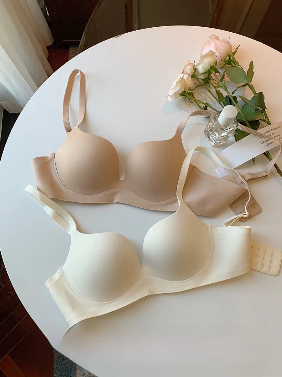 JoyceBra women's bra, smooth and delicate on the skin, with push-up and containment, without strait, 3/4 cup, nylon, traditional style