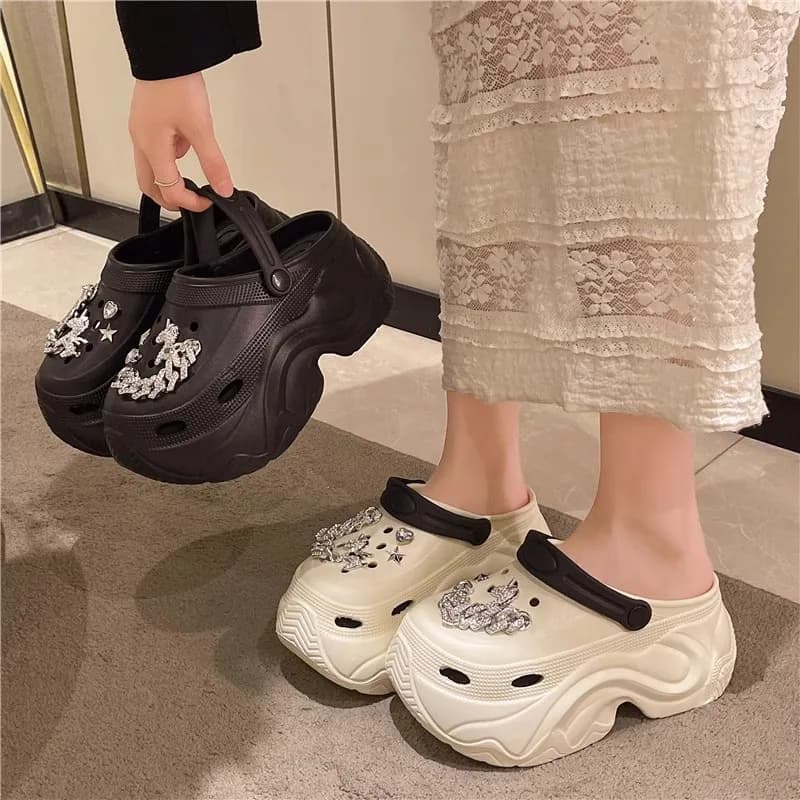 New Fashionable Versatile Platform Slippers Women Clogs Closed Toe Beach Shoes Outdoor EVA Clogs