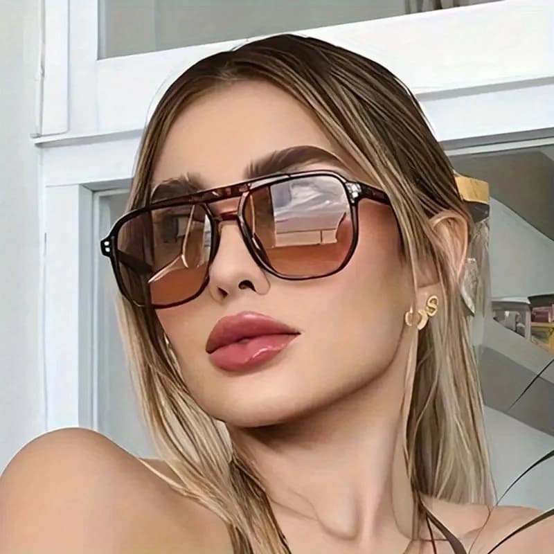 1 Pair Stylish Women's Fashion Fashion Glasses with AntiReflective PC Lenses and Plastic Frame Trendy Accessory for Casual Attire Glasses Accessories
