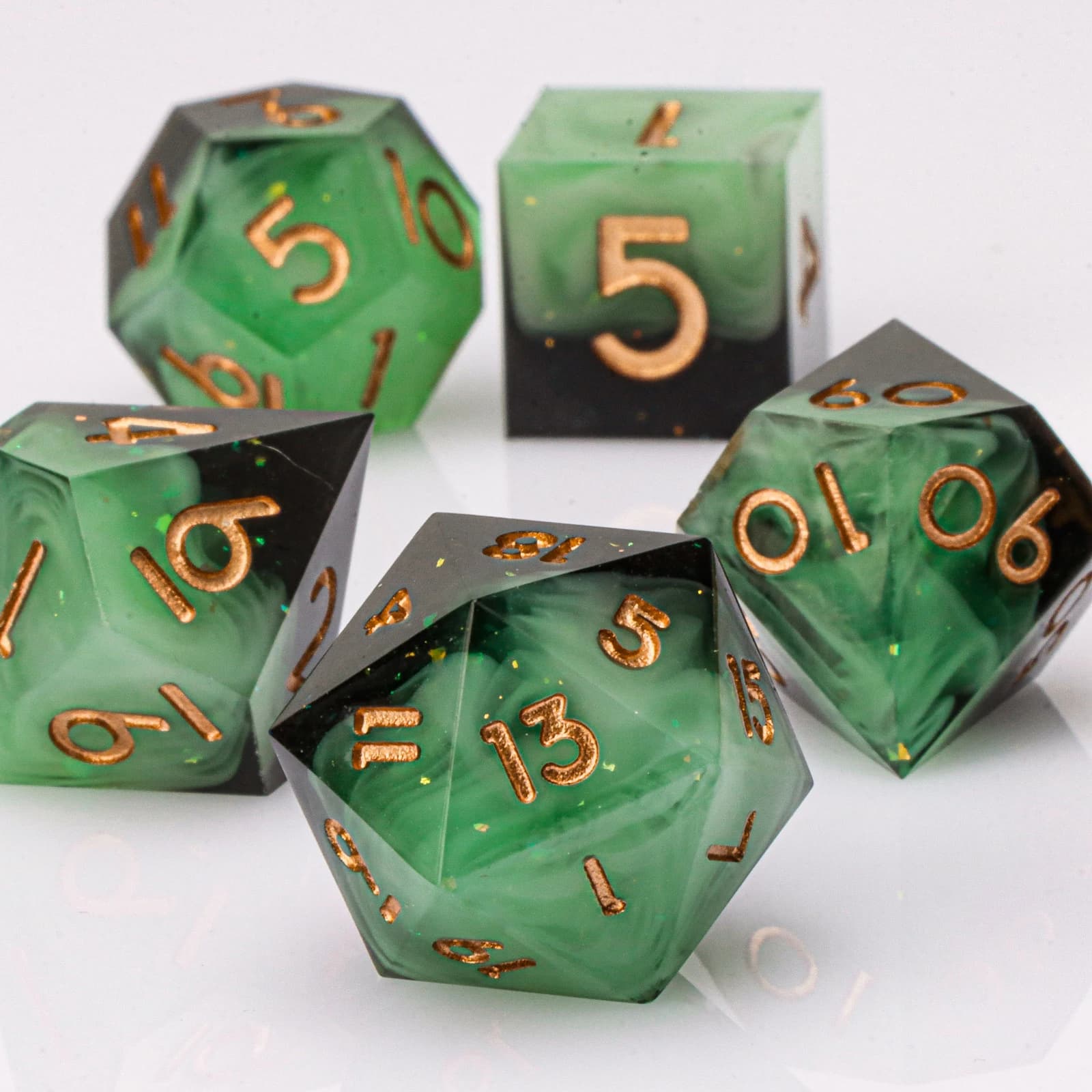 Set di dadi D&D poliedrici in resina fatti a mano per Dungeons and Dragons, dadi D e D, dadi in resina DnD Sharp Edge, set di dadi in resina verde