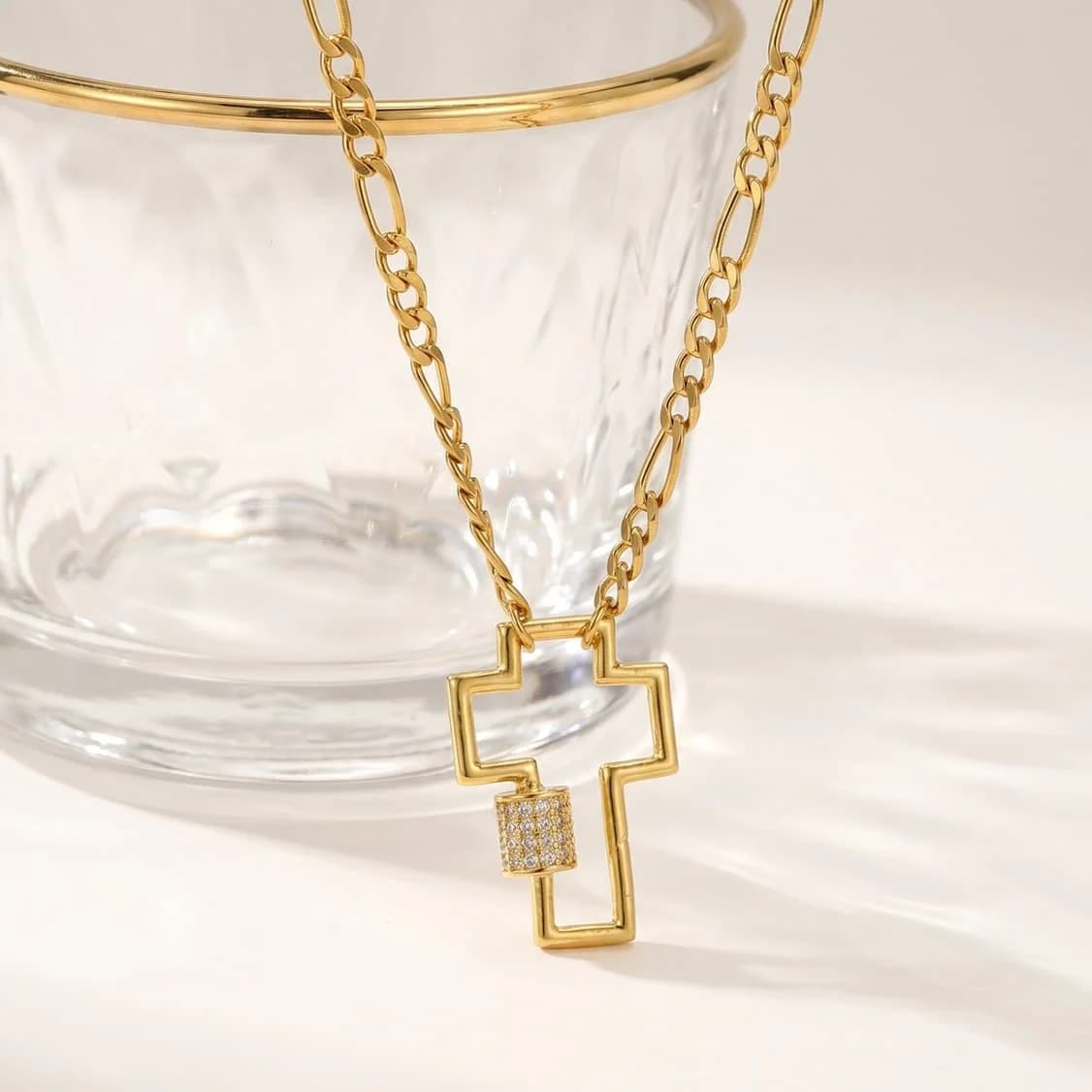 Cross Carabiner Necklace Gold Plated Stainless Steel Figaro Chain CZ Screw Lock Pendant Punk Aesthetic Gift for Women Waterproof