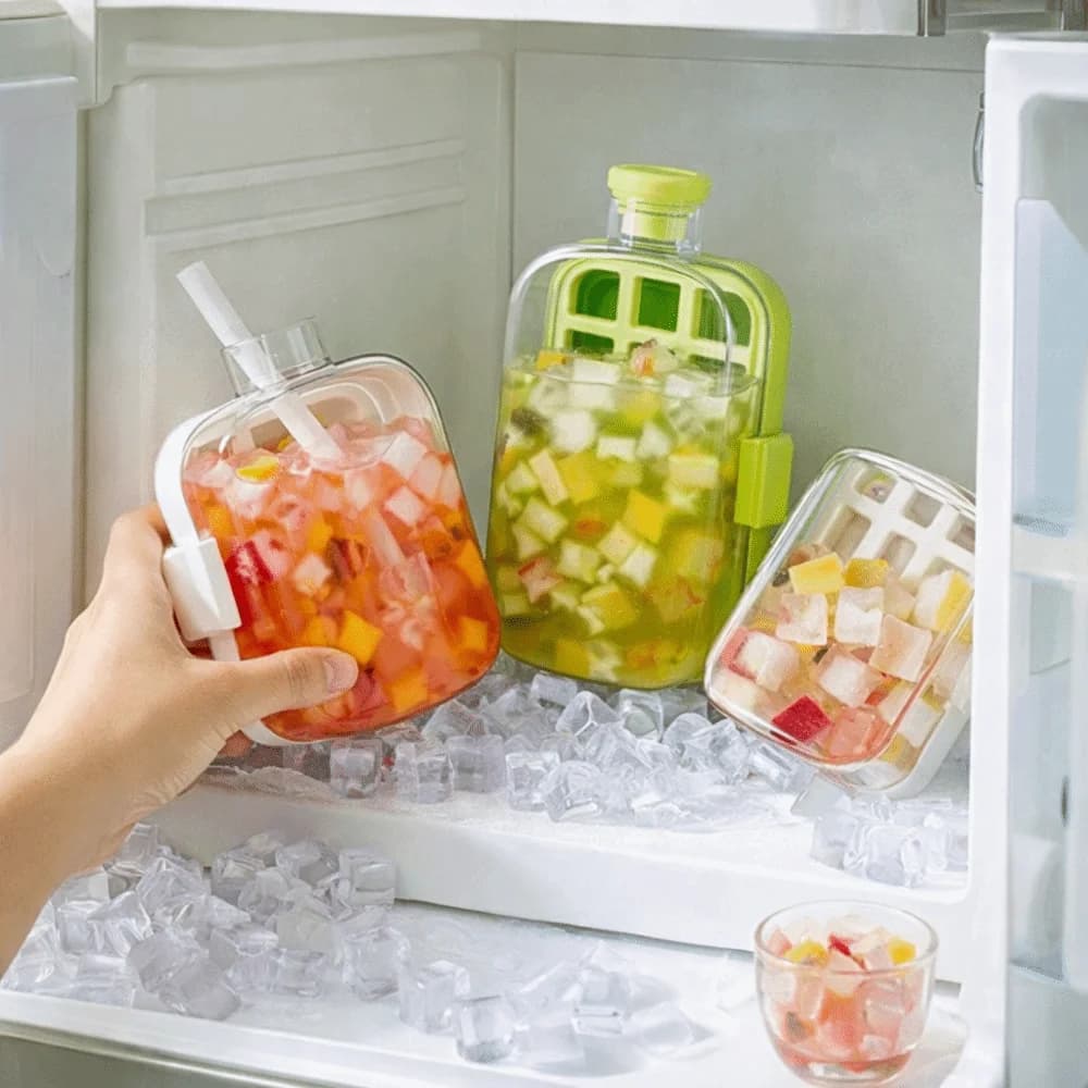 Bottiglia d'Acqua con Raffreddamento a Pressione, Design Senza Contatto, 500/800ml, Stampo per Cubetti di Ghiaccio, Facile Rilascio, Bottiglia 2 in 1 per Fare il Ghiaccio, Estiva