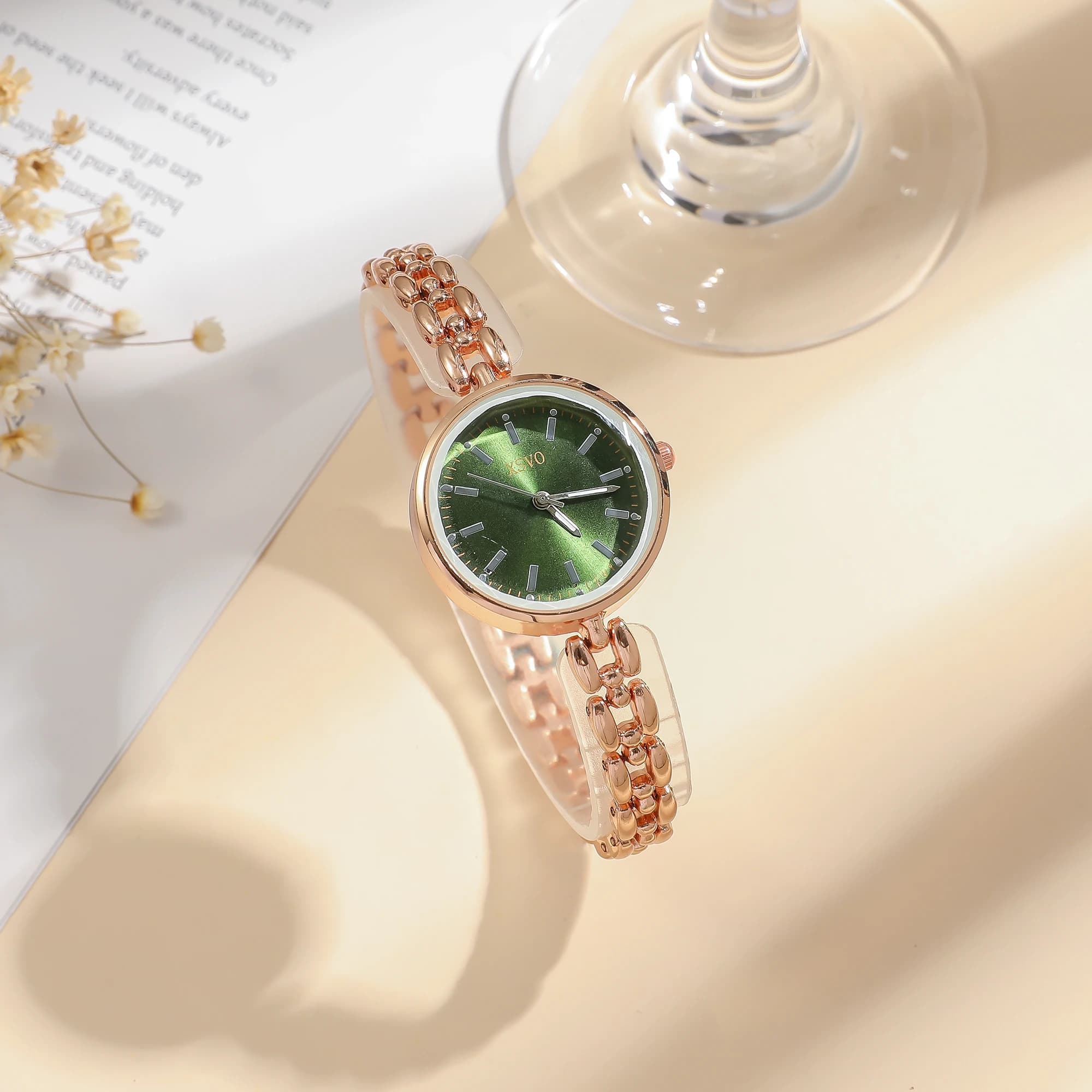 Elegante Orologio da Donna in Oro Rosa, Quadrante Verde Sunburst, Bracciale a Maglie Bamboo, Orologio da Polso al Quarzo alla Moda per Signore, Regalo per Uso Quotidiano