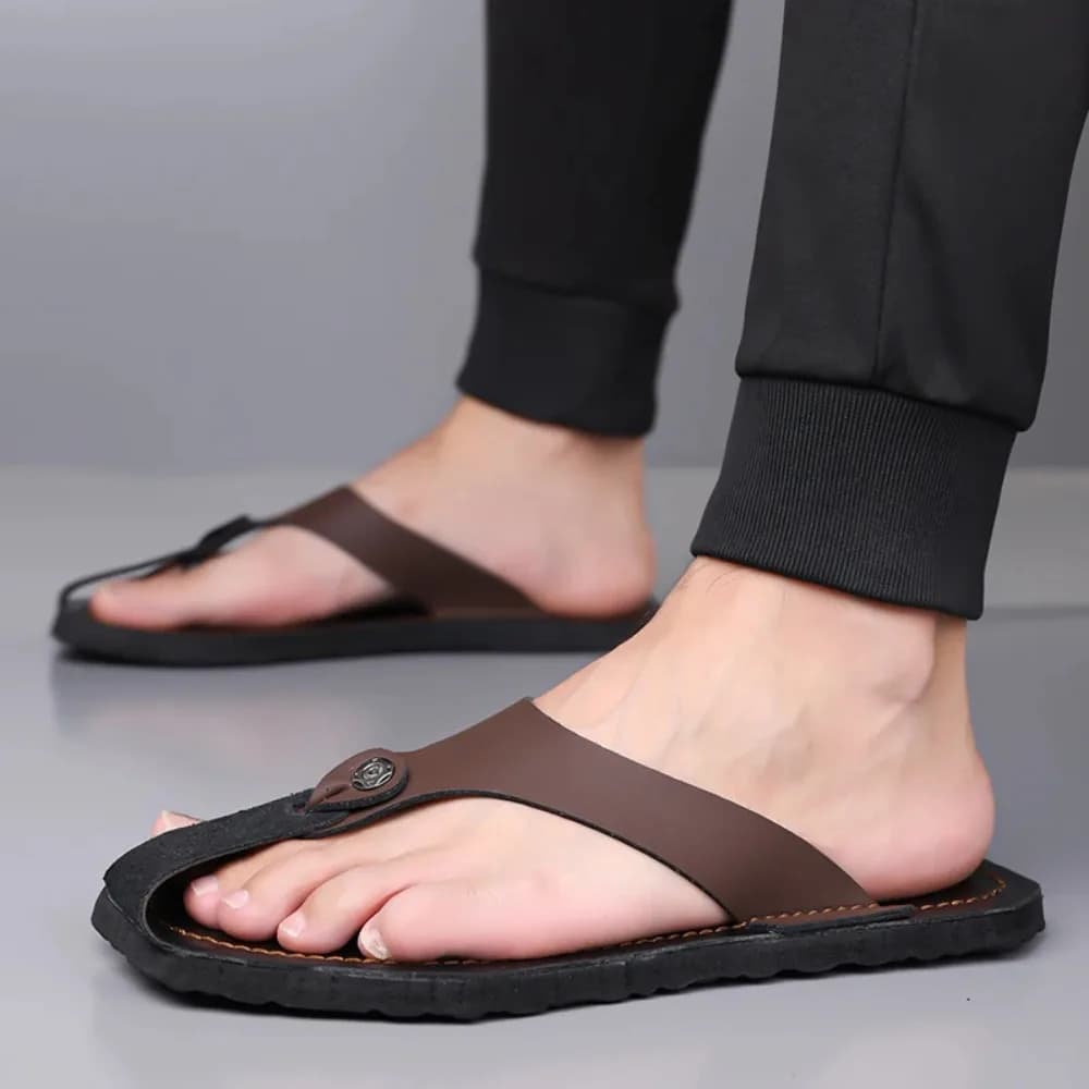 Sandali da uomo molto venduti, sandali estivi alla moda, sandali casual da spiaggia e per camminare, design accattivante fatto a mano, all'avanguardia nella tendenza.