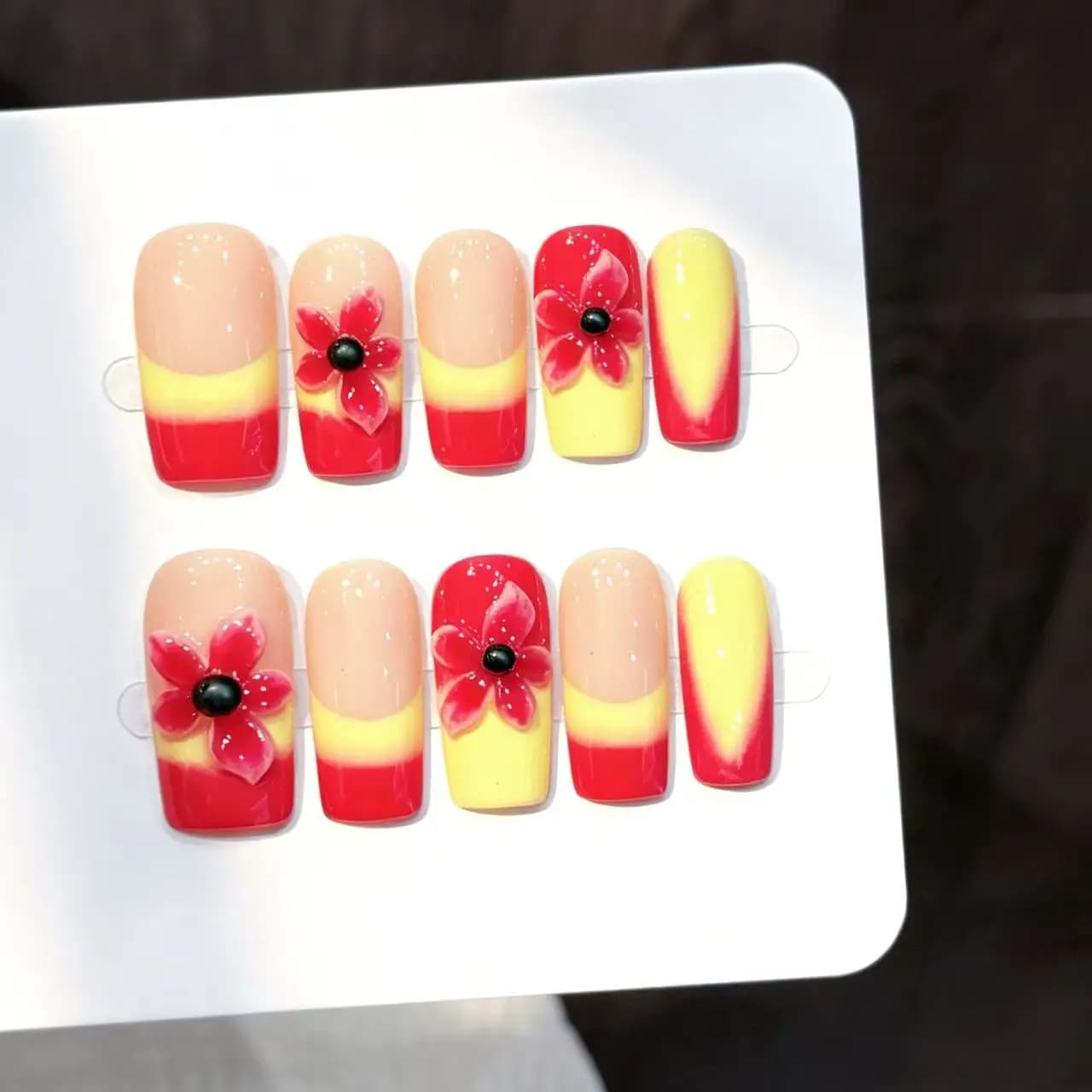 10pcs Handmade Summer Day False Nails Red Yellow French Style Medium Square Fake Nail With 3D Carving Flower Decor Press On Nail