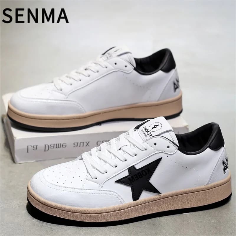 SENMA Scarpe da uomo Scarpe casual da donna Scarpe da tavolo Versione in pelle 2025 Nuove scarpe da tennis bianche con rialzo versatile