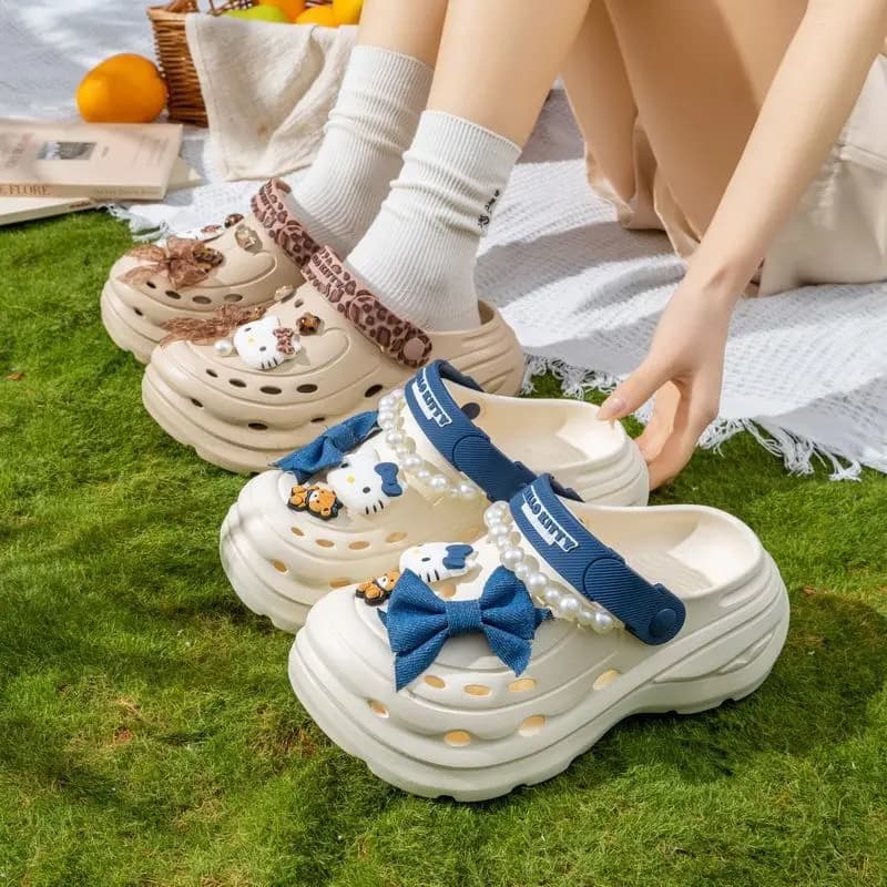 Nuove scarpe Sanrio Hello Kitty Cartoon estive super morbide antiscivolo con decorazione a fiocco di perle, impermeabili, casual, per esterni e per la casa, regalo Kawaii