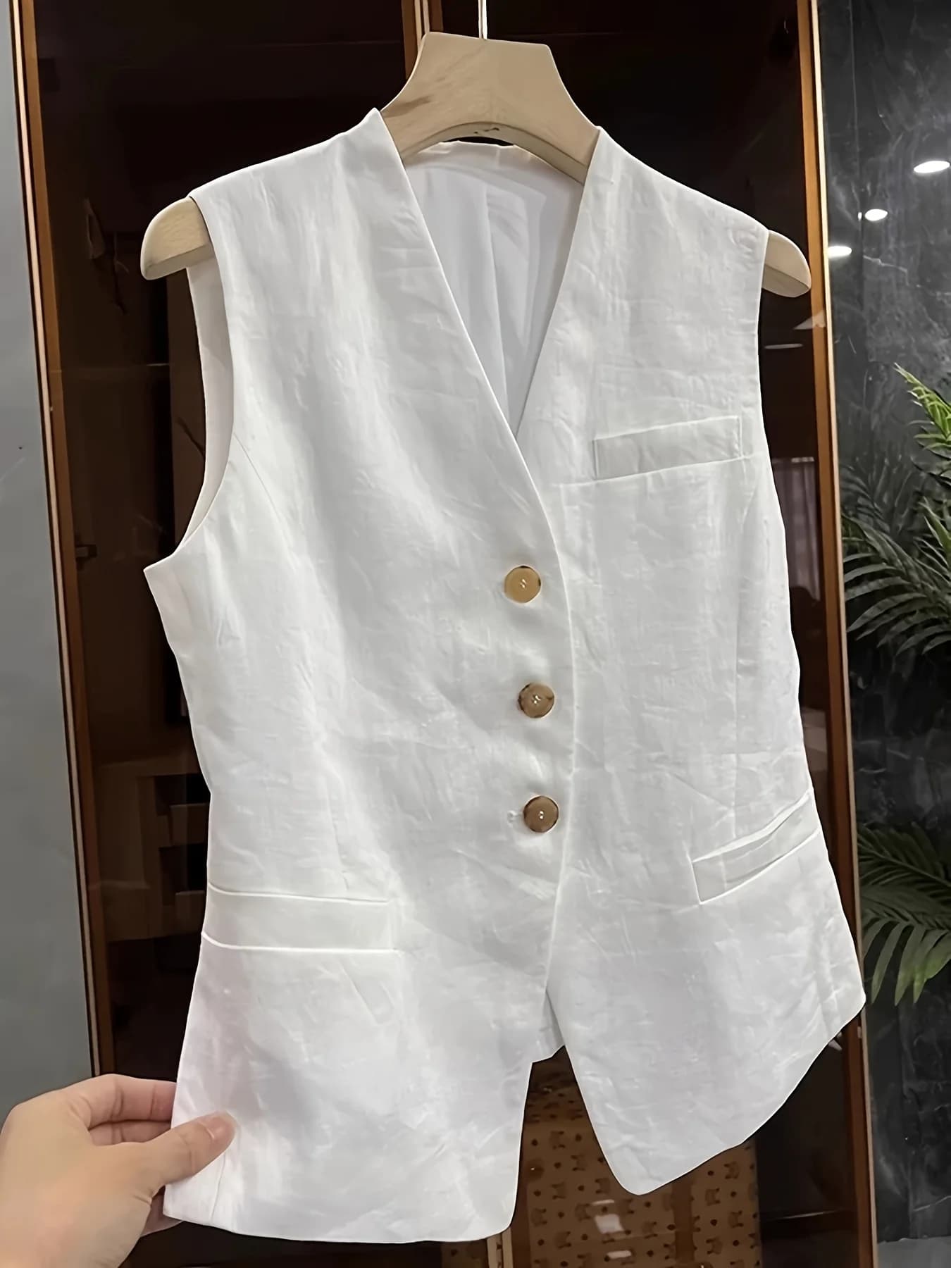 Women's Linen Blend Vest, V-Neck Sleeveless Button-Down Waistcoat, Lightweight Tailored Suit Vest for Business Casual Office