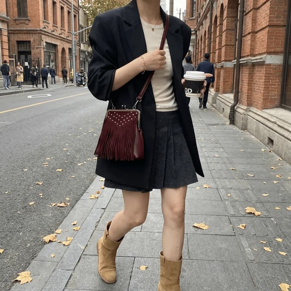 Vintage Style Kiss Lock Crossbody Bag Zipper Closure Elegant Suede Rivet Shoulder Bag Shell Shape Small Size Tassel Handbag