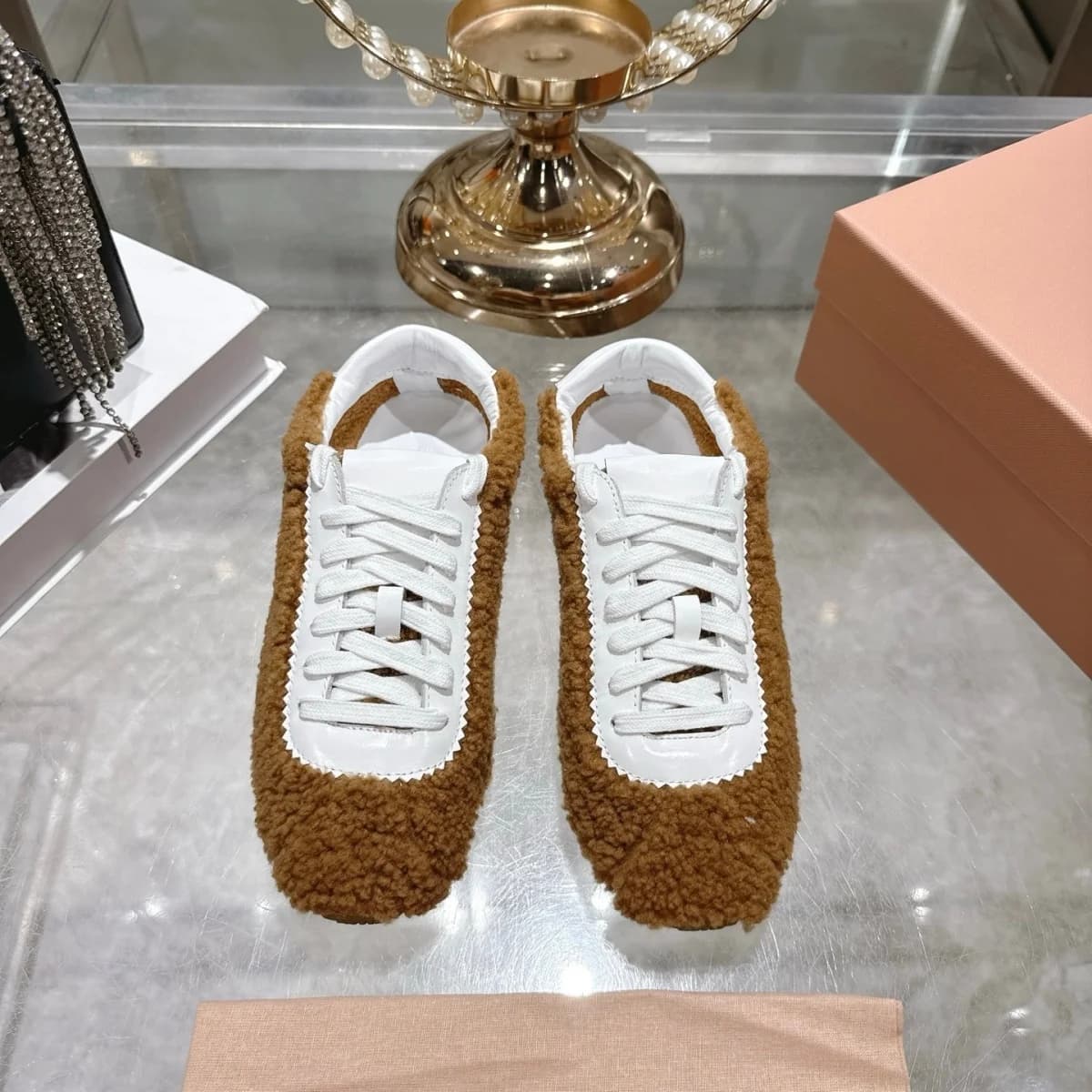 2026 high-quality women's round toe lambhair spliced lace up low cut casual board shoes--hb815