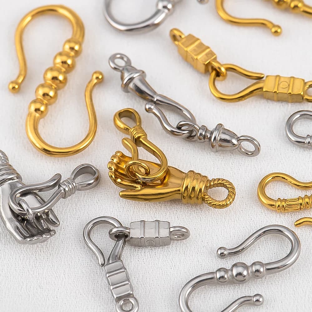 2 Pezzi Fibbia a Forma di Mano in Acciaio Inox Placcato Oro, Chiusura a S per Bracciali Fai-da-Te, Accessori per Gioielli