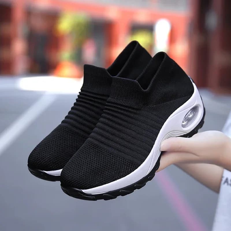 Scarpe da ginnastica da donna moda estiva scarpe casual sportive nere mesh traspirante leggero cuscino d'aria zapatillas da corsa