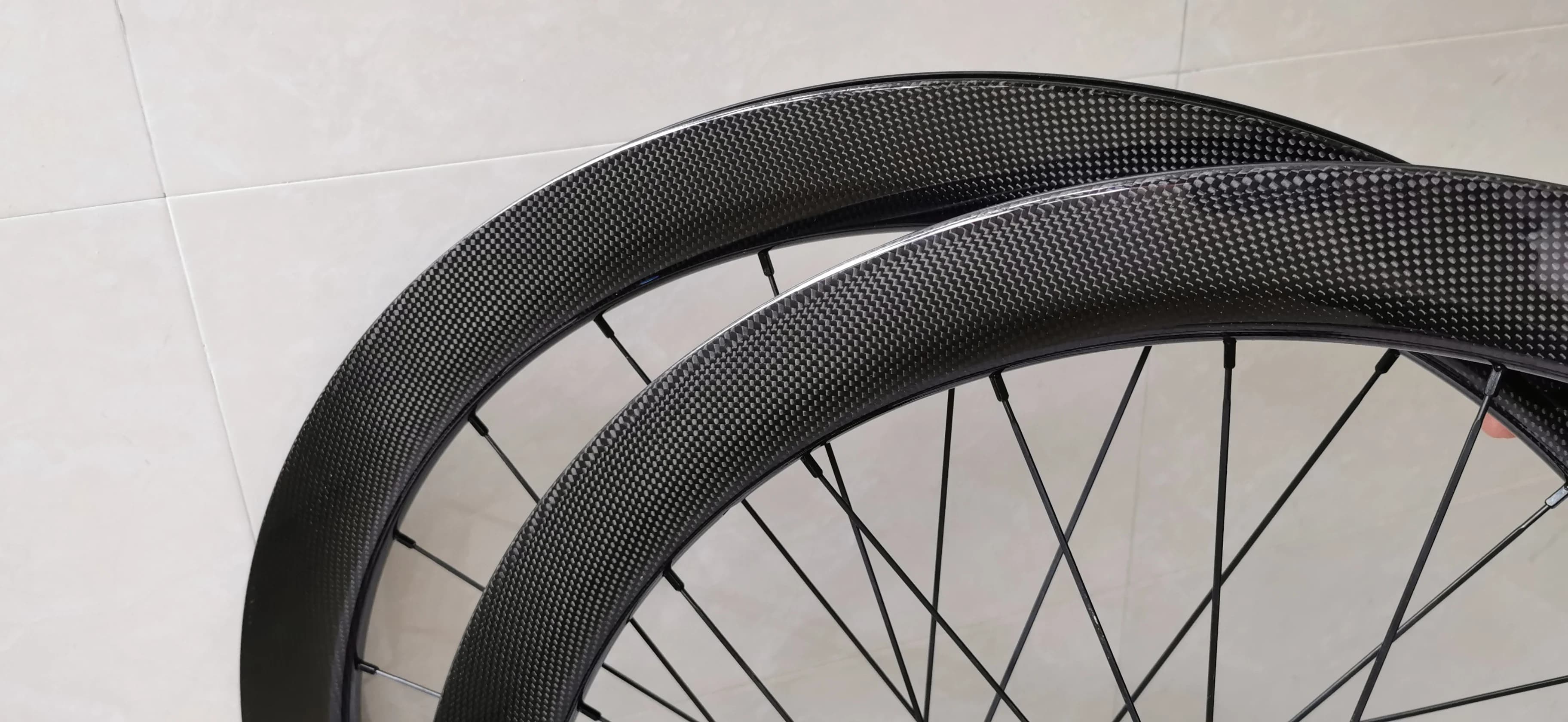 Set di ruote per bicicletta con disco in ceramica con adesivo personalizzato per ruota da ghiaia per bici da strada con disco in carbonio 700C