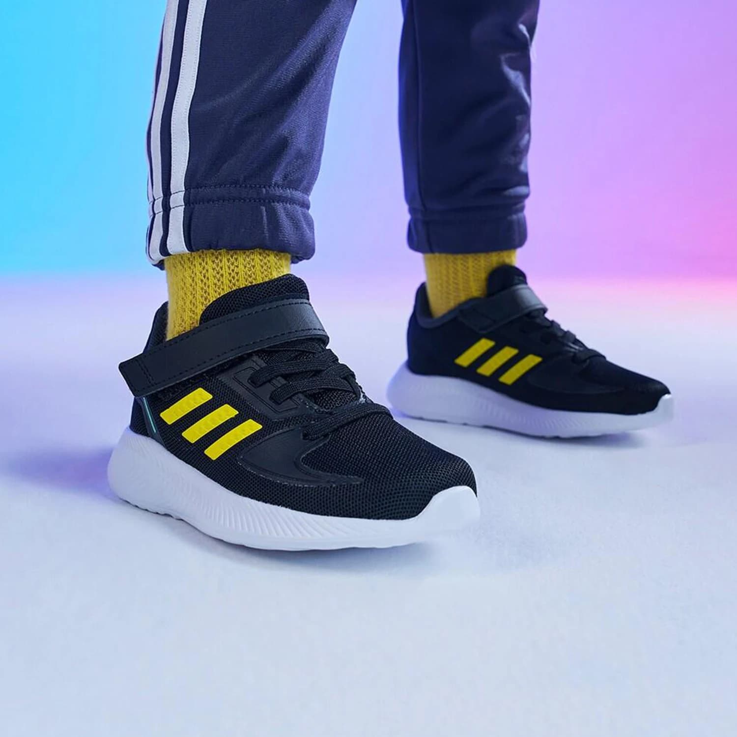 Scarpe casual leggere con chiusura a strappo Adidas originali Four Seasons Baby Low-Top HR1400