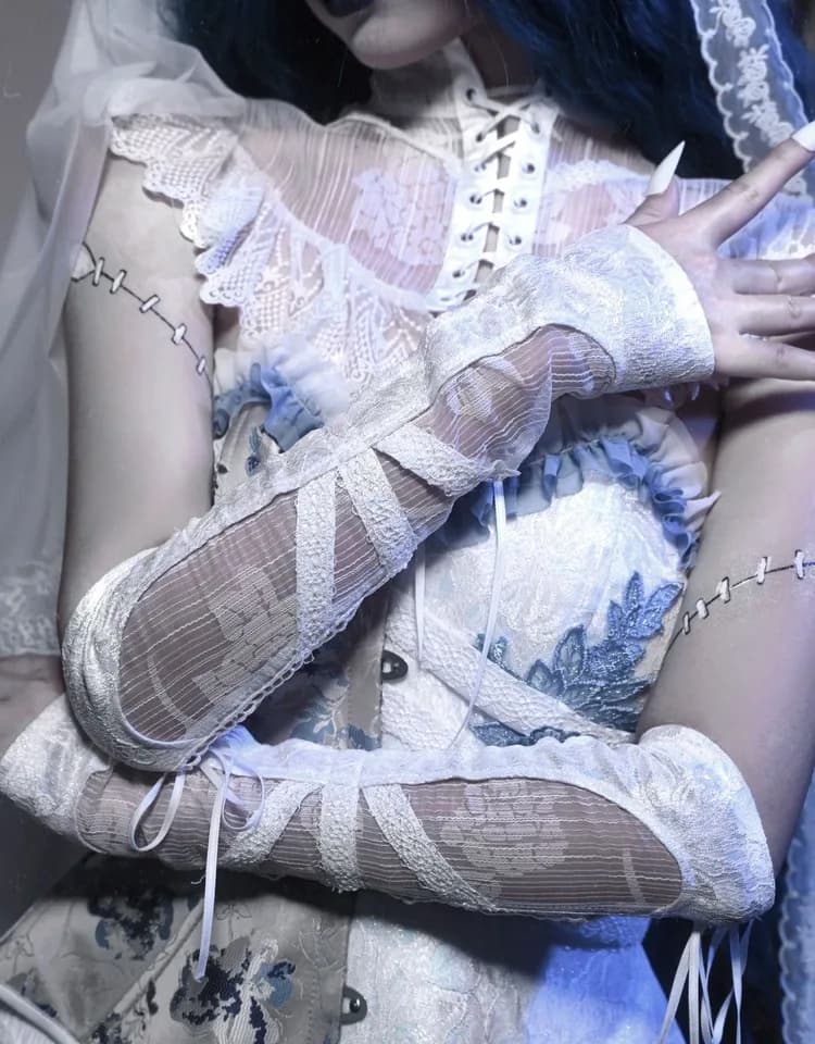 Blood Supply Japanese Lolita Lace manica lunga dolce Cute Girls Skeleton Mesh Fairy Palace Bandage guanti scaldamuscoli bianchi