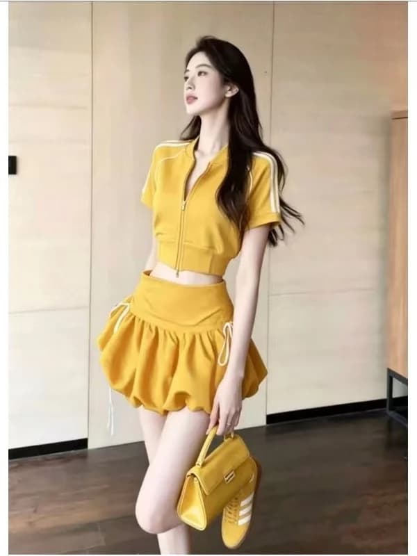 Spring Yellow Short Sportswear Set for Women High Waist Bouffant Skirt And Top Anti-Aging Casual Fashionable Summer Outfit