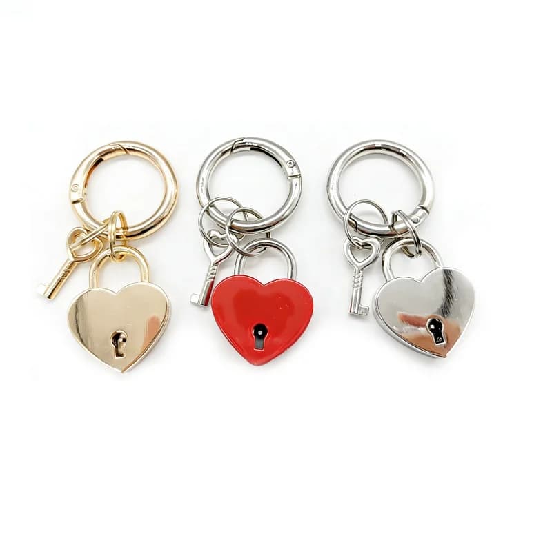Portachiavi in metallo a forma di cuore con lucchetto, per bloccare la tua borsa, mantieni i tuoi oggetti al sicuro, portachiavi antifurto, ciondolo per borsa o zaino.
