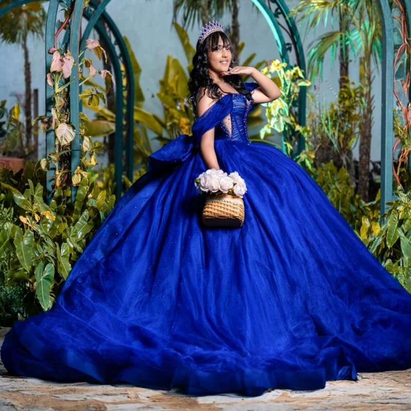 Abiti Quinceanera lucidi blu royal con spalle scoperte Perline Fiocco di cristallo Tull Party Compleanno Sweet 16 Dress Abiti 15 De Anos