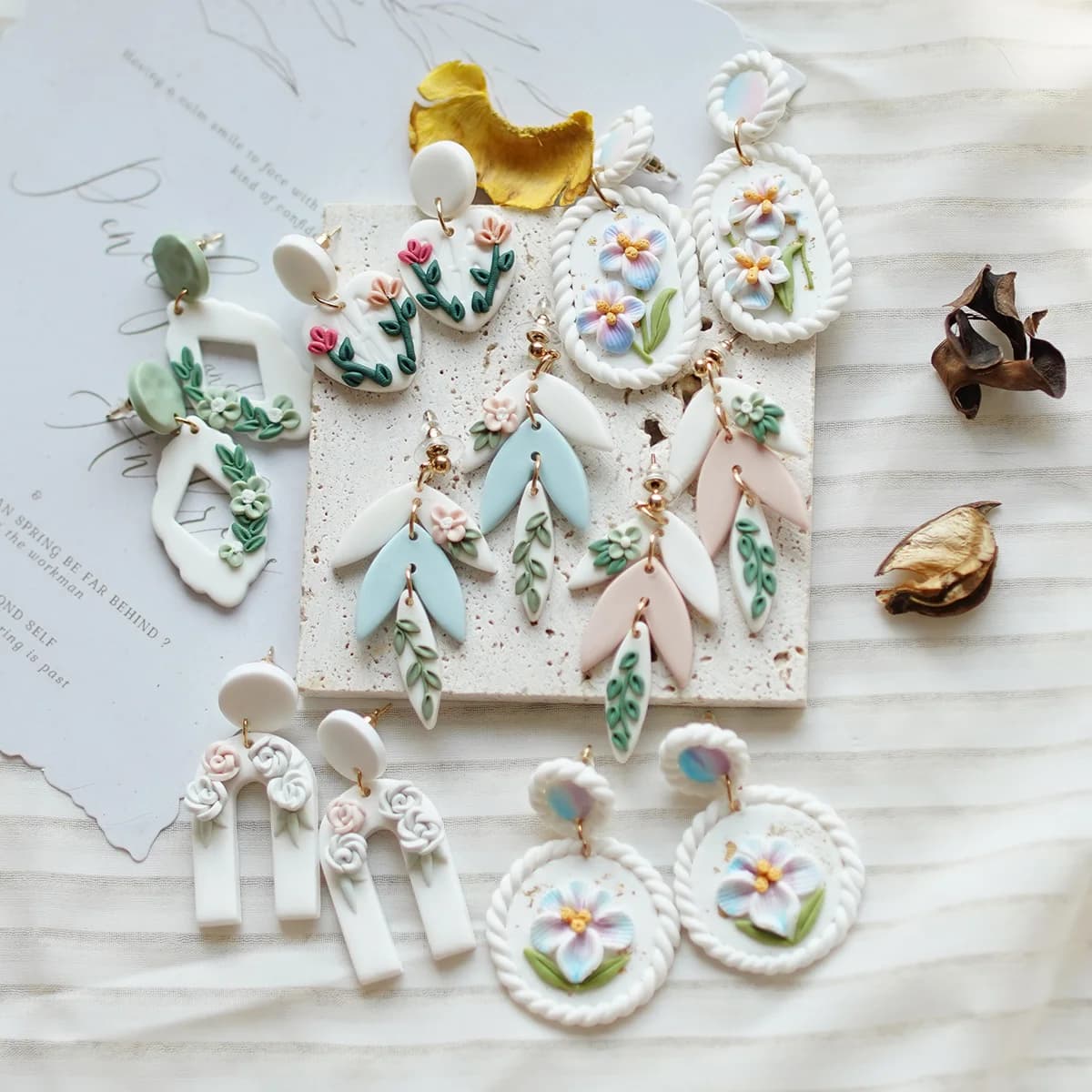 Orecchini alla Moda in Argilla Polimerica a Forma di Fiori, Accessori da Donna, Fiori e Foglie Svolazzanti, Regalo per la Festa della Mamma