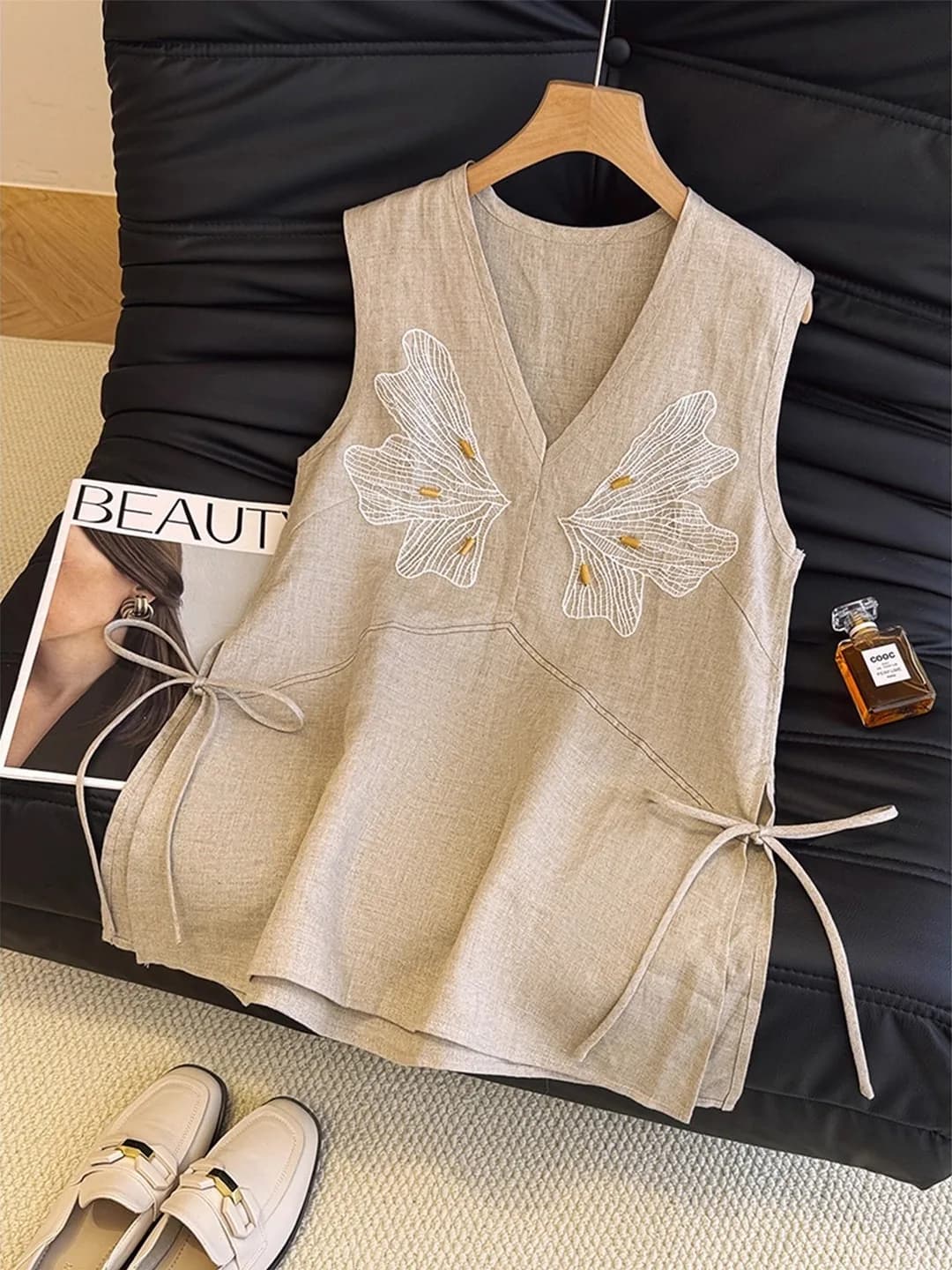 Retro Embroidered V-Neck Linen Vest Women's Summer Money Style Design Sense Belted Side Slit Cotton Linen Sleeveless Top