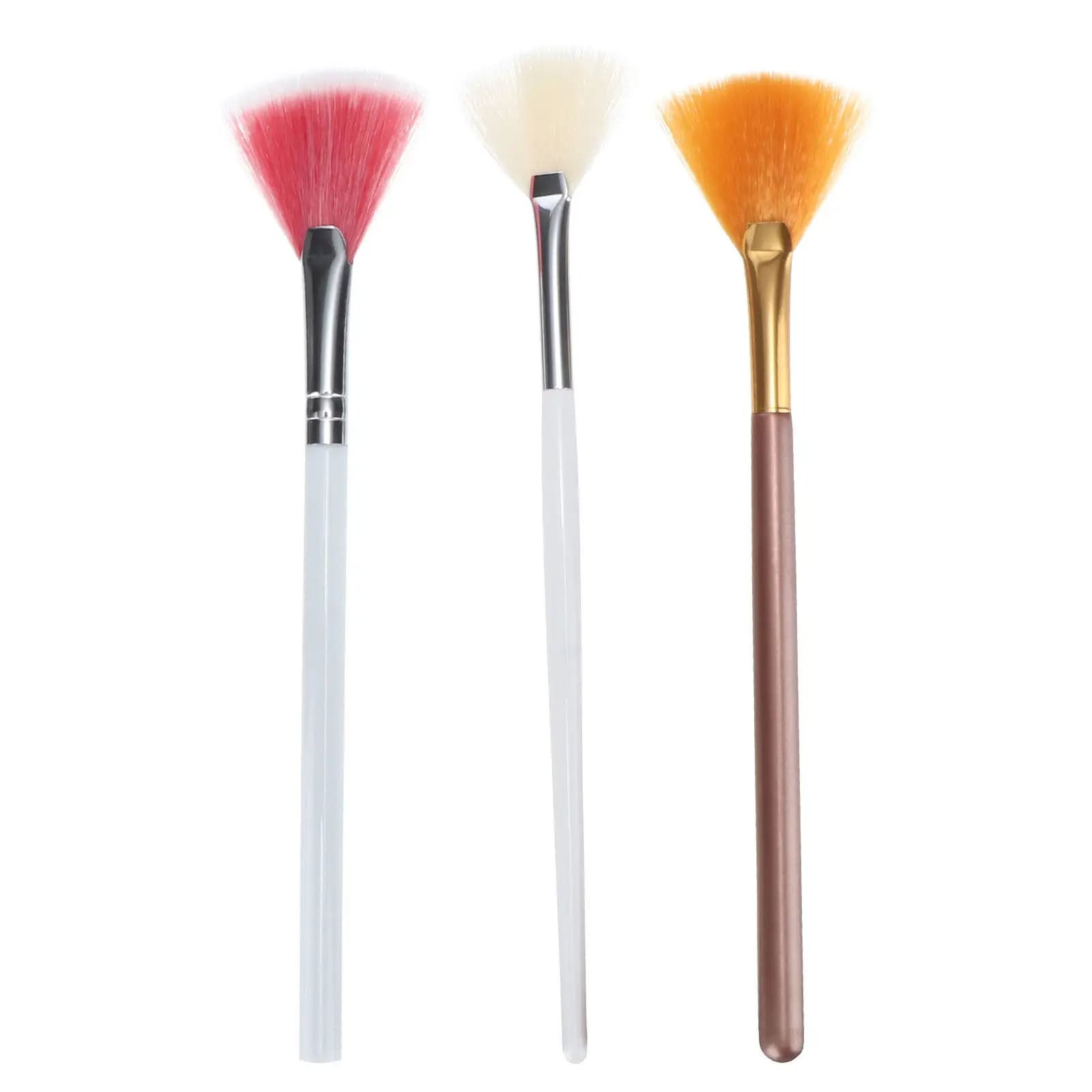 Set di 3 Pennelli a Ventaglio per Illuminante, Strumenti per Trucco in Nylon Premium e Alluminio, Accessori per Sfumatura, Contouring e Applicazione di Blush e Polvere