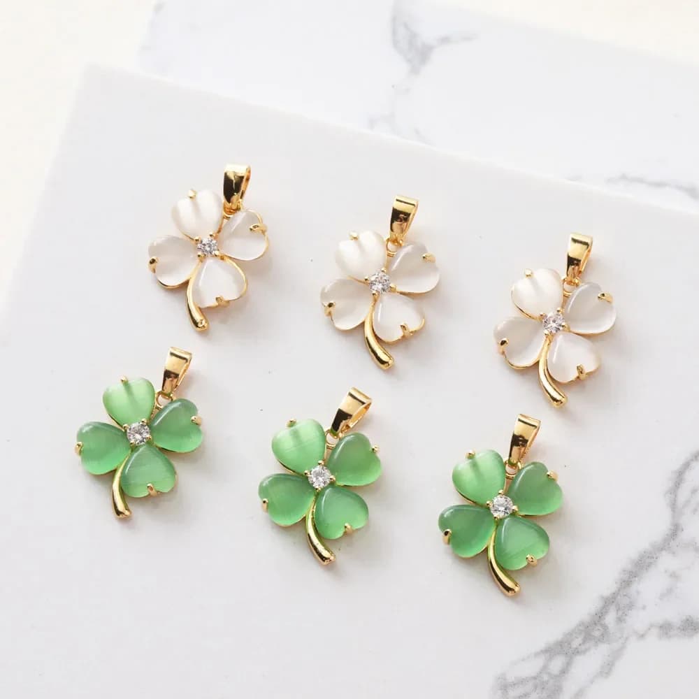 2 pezzi 18K placcato in oro quadrifoglio opale collana pendente Charms per gioielli che fanno forniture accessori in ottone fatti a mano fai da te