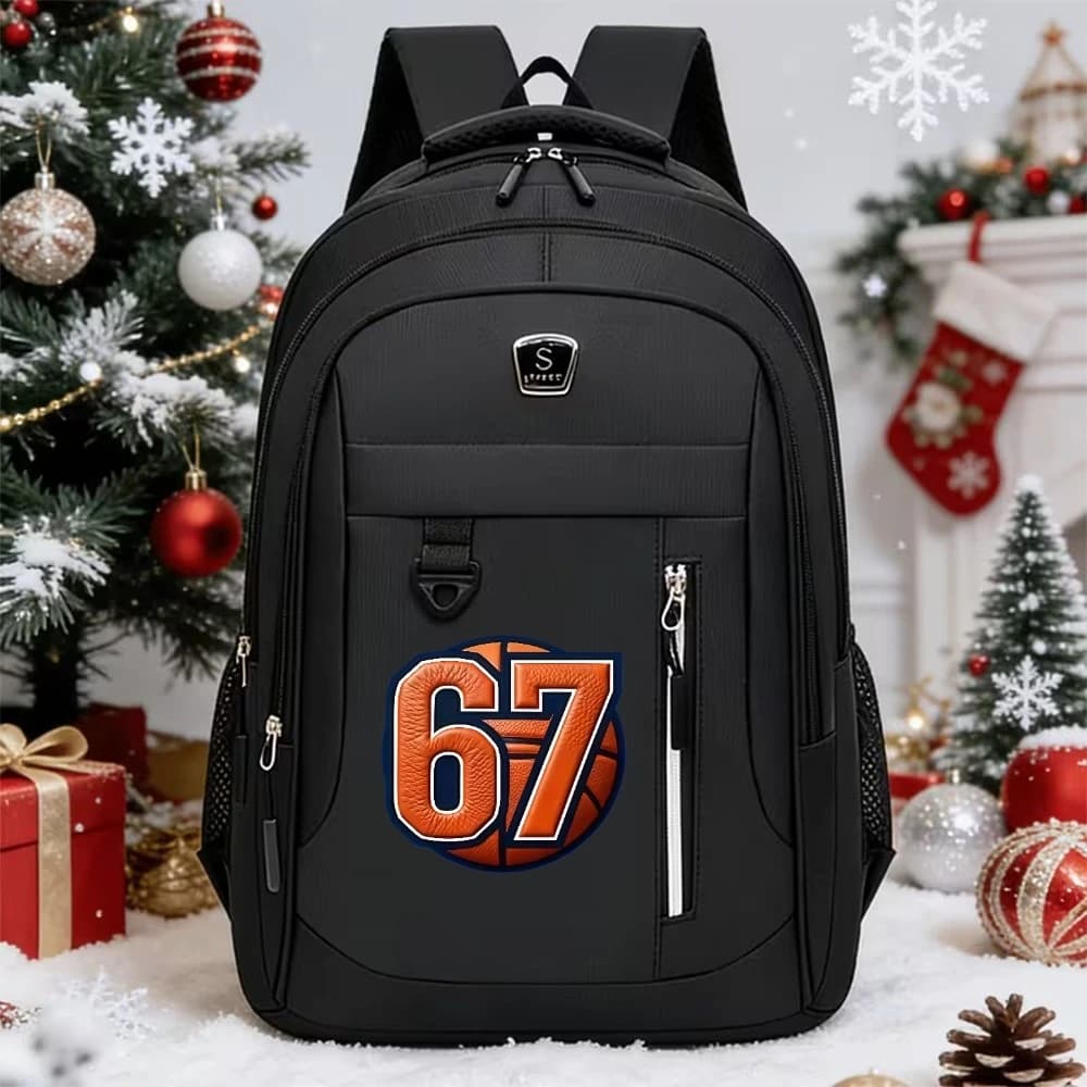 Light backpack for short travel, multifunctional design of great capacity, suitable for leisure and work.