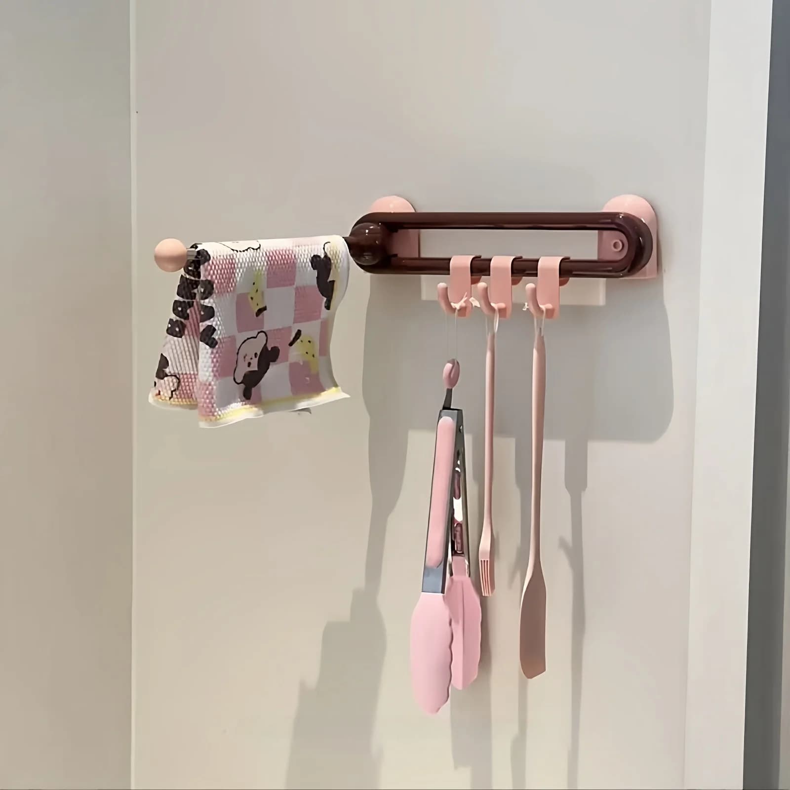 Nuovo Gancio Girevole da Cucina 100 Pezzi Senza Foratura, Porta Asciugamani Creativo, Porta Cucchiai e Padelle, Appendiabiti Stile Semplice a Barra Lunga