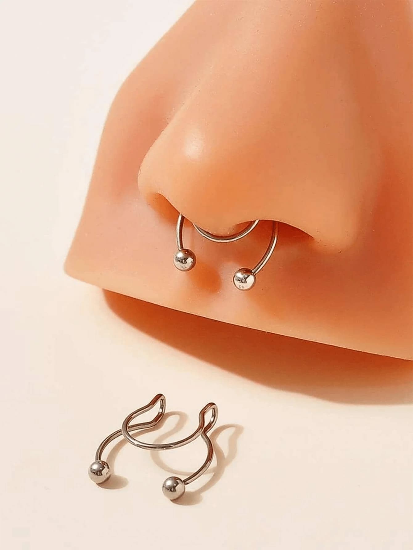 2 pezzi di anelli per setto nasale in acciaio inossidabile con clip per naso, labbra, orecchio - Set di gioielli per il corpo senza piercing