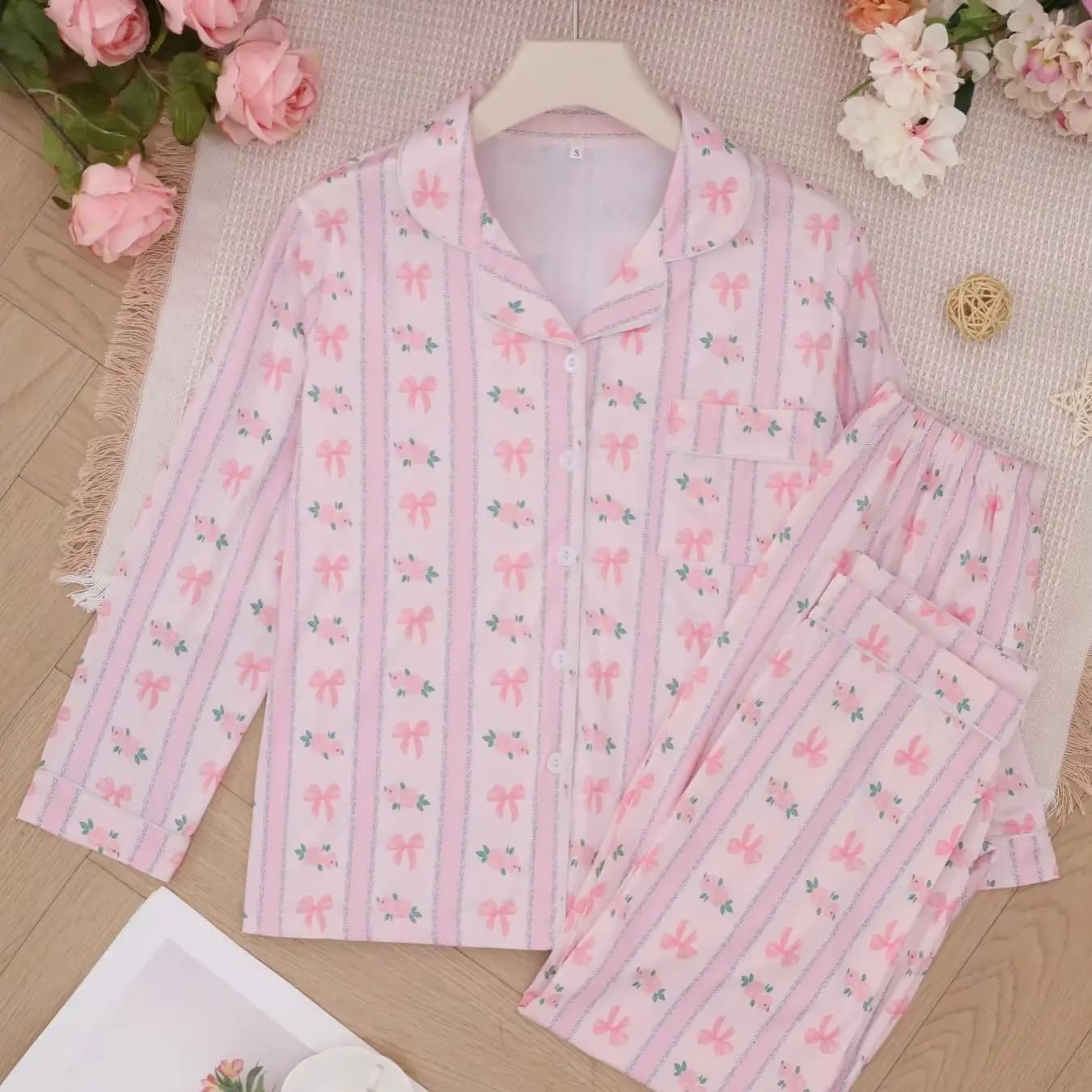 Pigiama a Righe Rosa con Cuori per Ragazze, Set Due Pezzi con Maniche Lunghe e Pantaloni Lunghi per Abbigliamento Casual da Casa per Donne